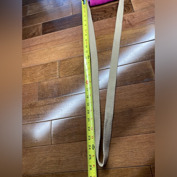 Small handmade suede crossbody bag in pink and blue. - Picture 7 of 10